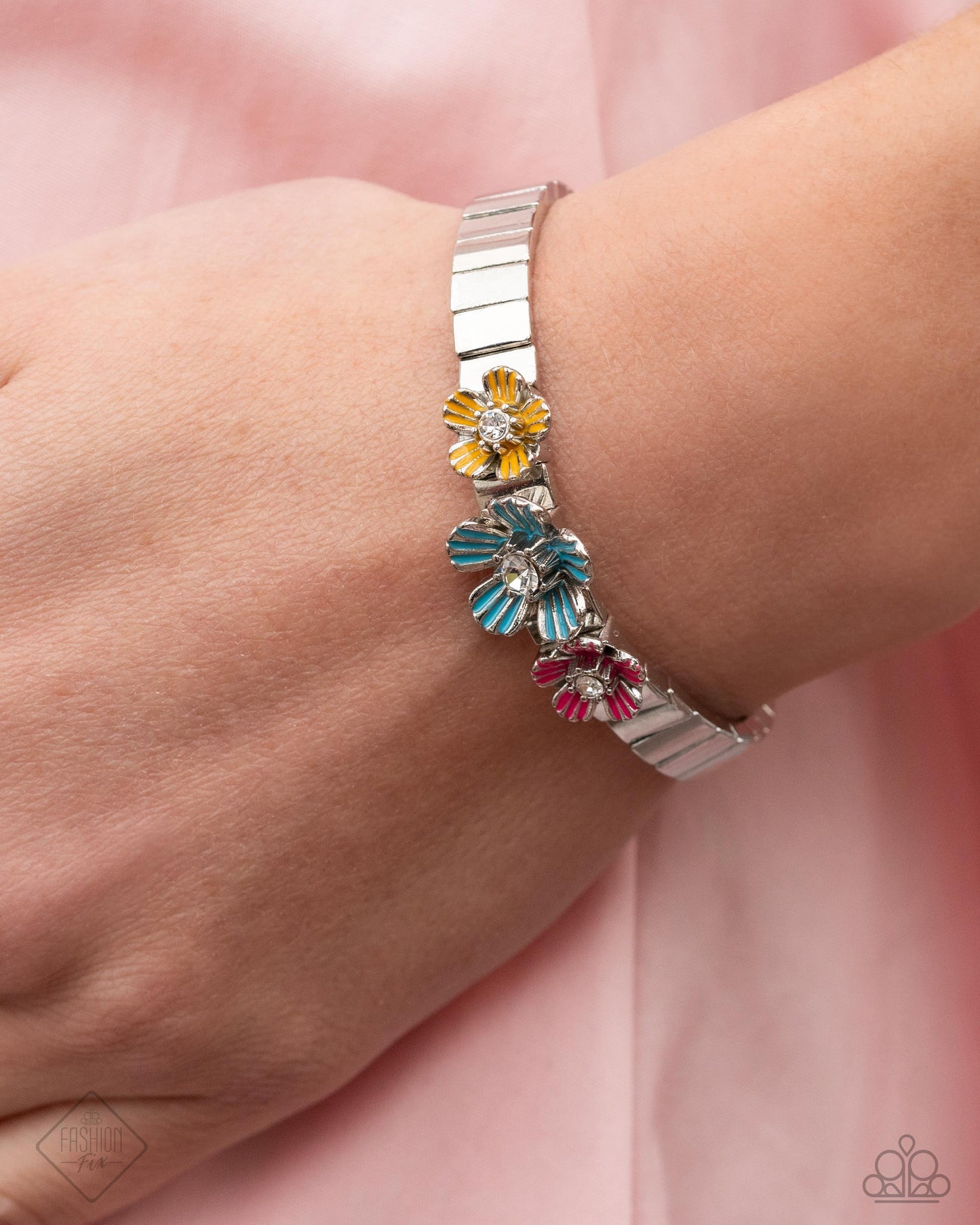 Hamptons Headline - Silver Multi Bracelet