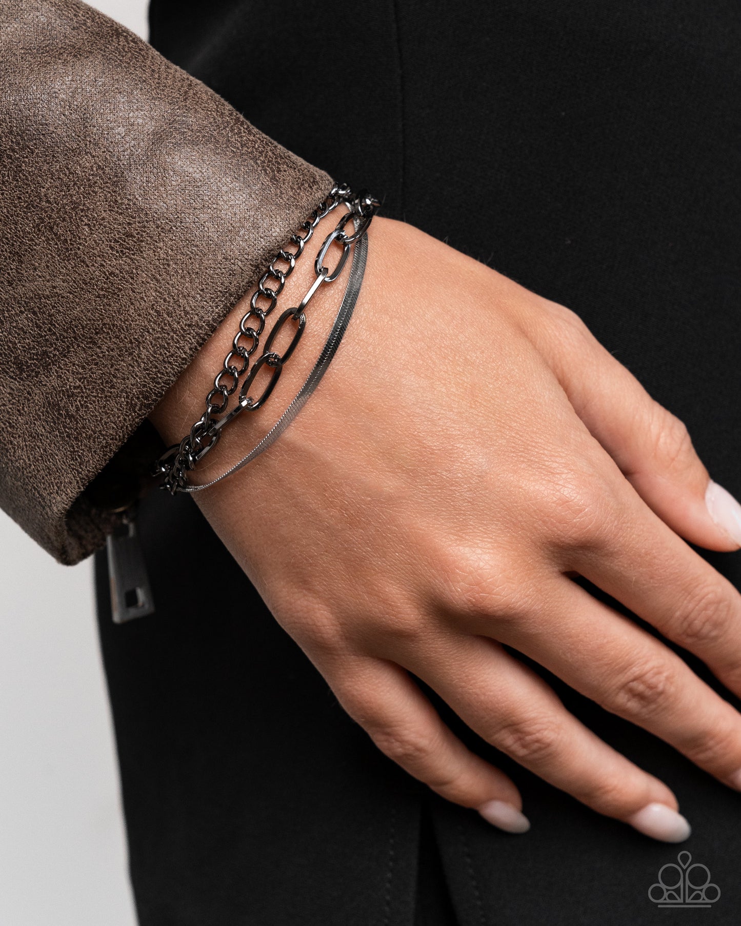 Complete Look - Gunmetal and Silver Necklace