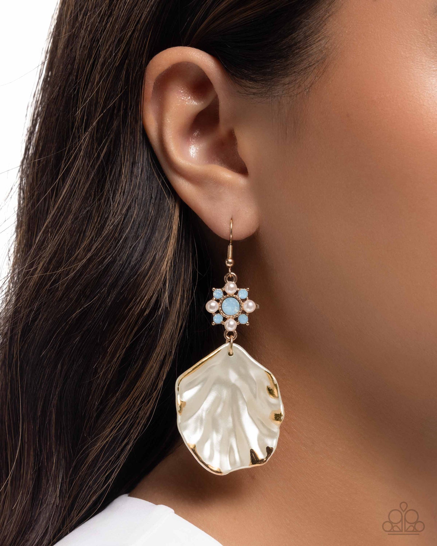 Coastal Candidate - Seashell Earrings