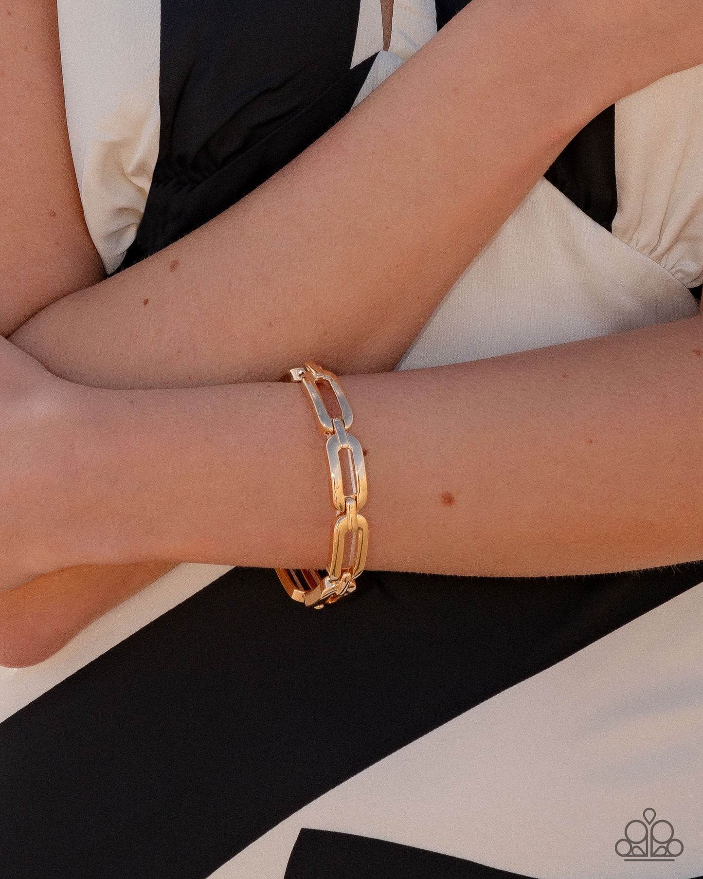 Symmetrical Sheen - Gold Bracelet