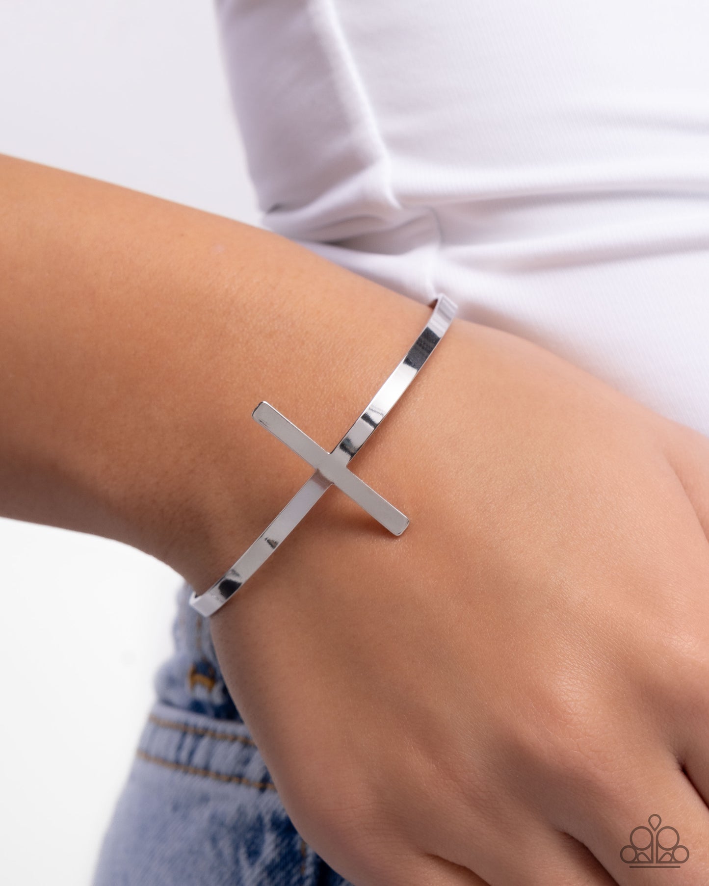 Holy Headline - Silver Cross Bracelet