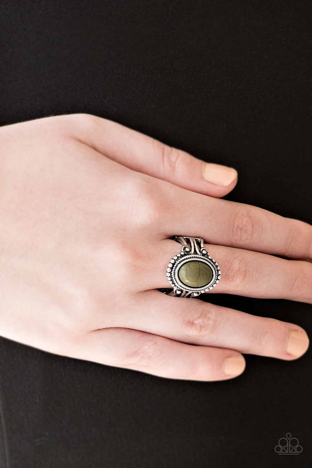 All The Worlds A STAGECOACH - Silver w/Olive Green Ring