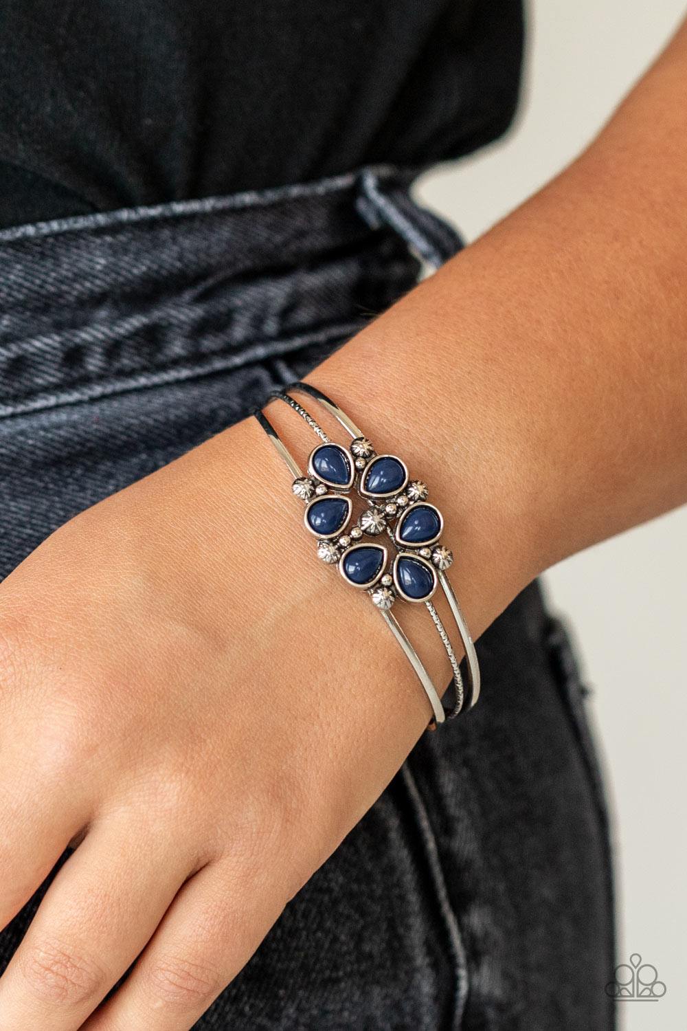 Taj Mahal Meadow - Silver w/Blue Bracelet