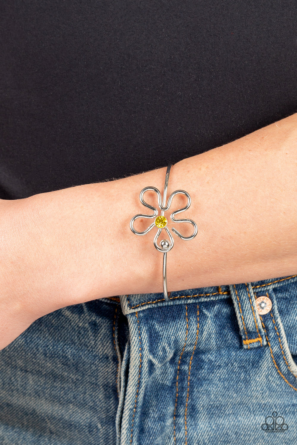 Floral Innovation - Silver Flower w/Yellow Gem Bracelet