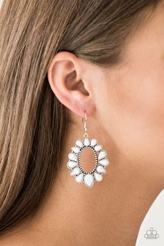 Fashionista Flavor White earrings