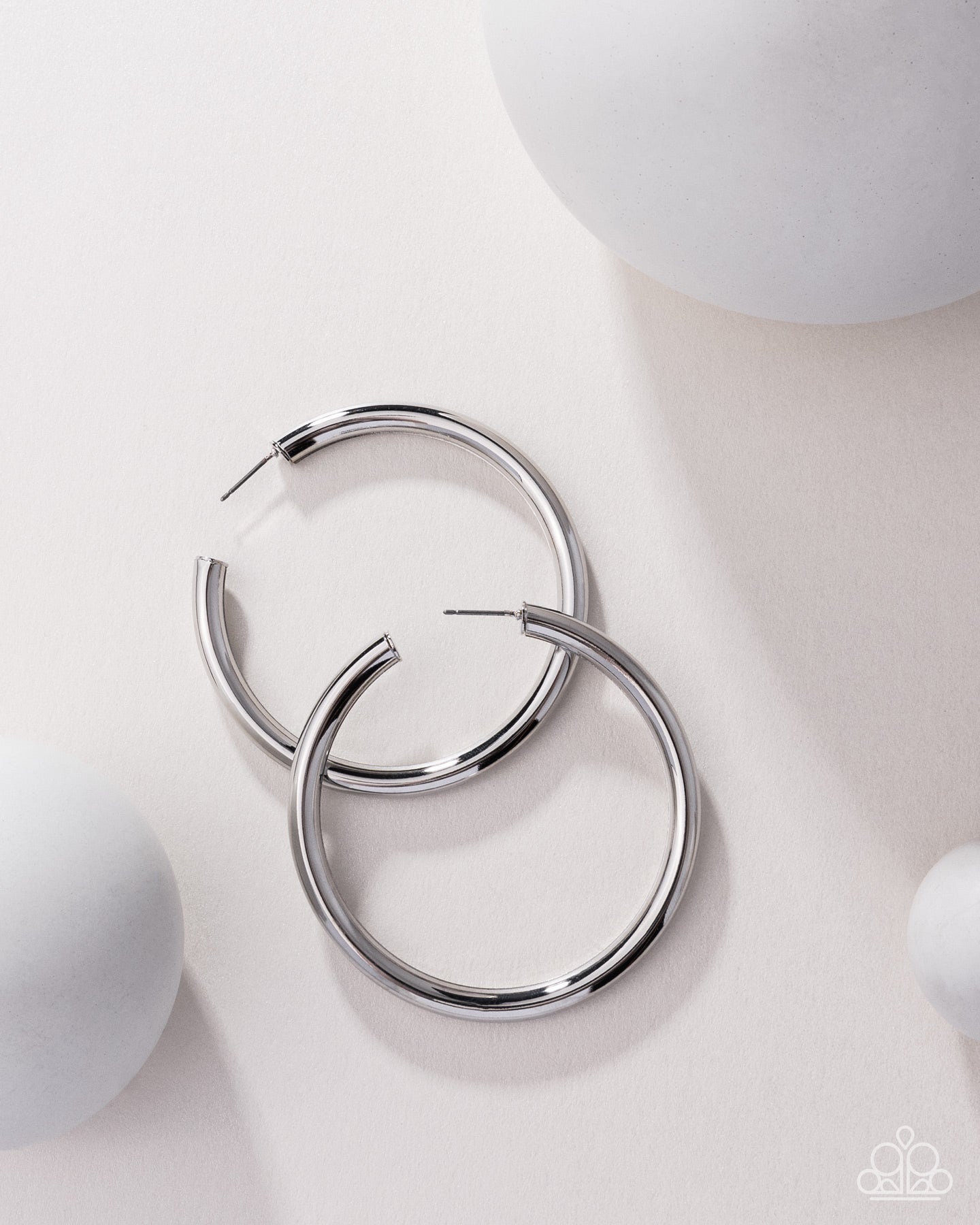 Curve Ball - Silver Earring