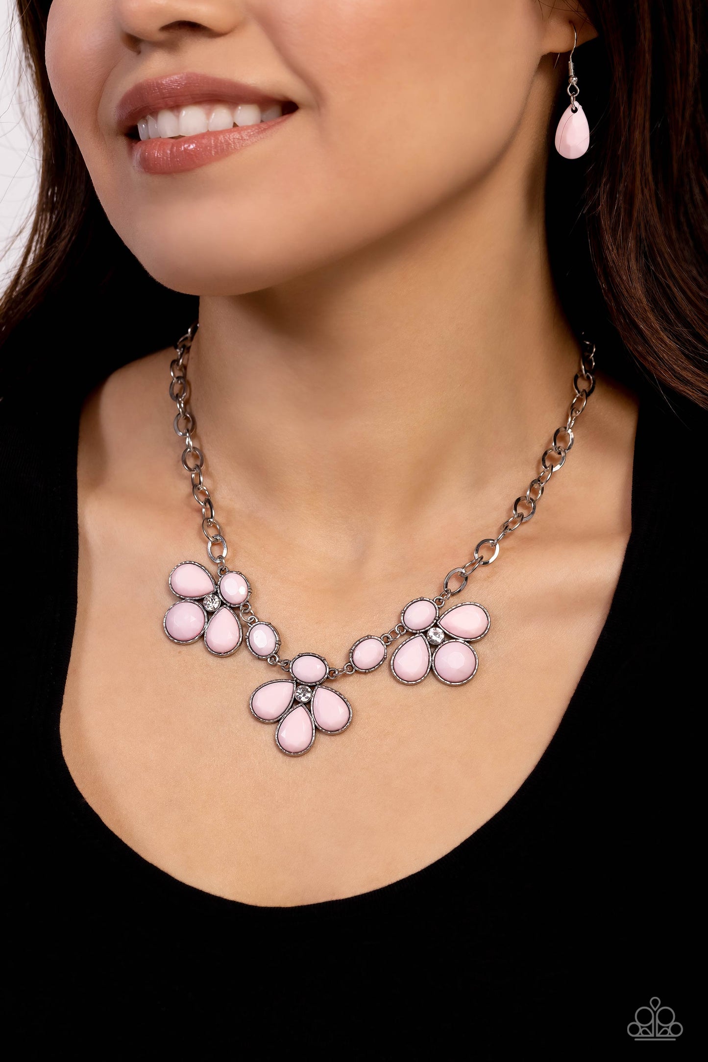 SELFIE-Worth - Silver w/Pink Necklace