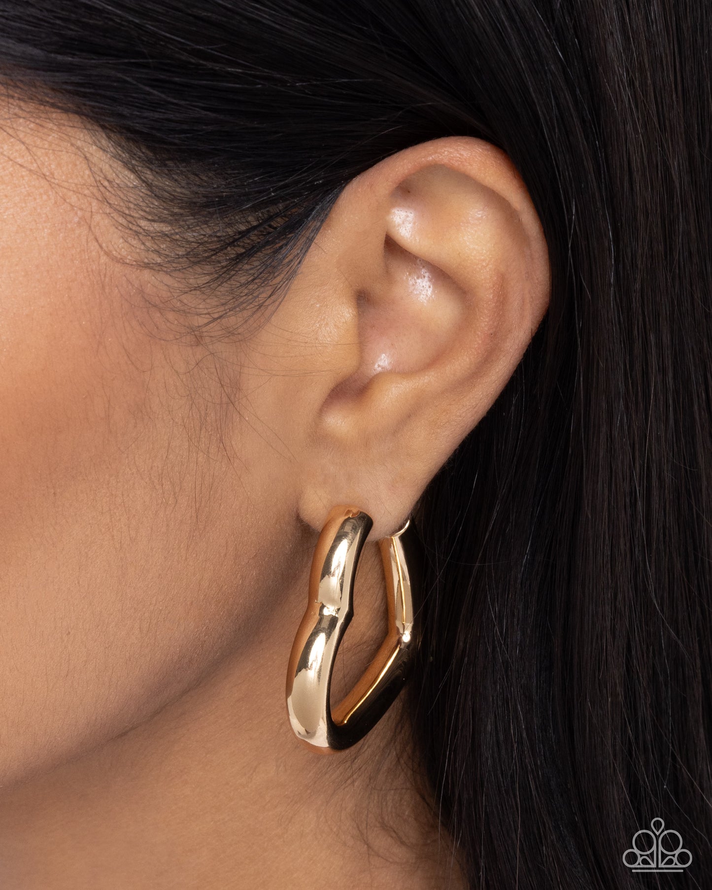 Local Attraction - Gold Heart Earrings