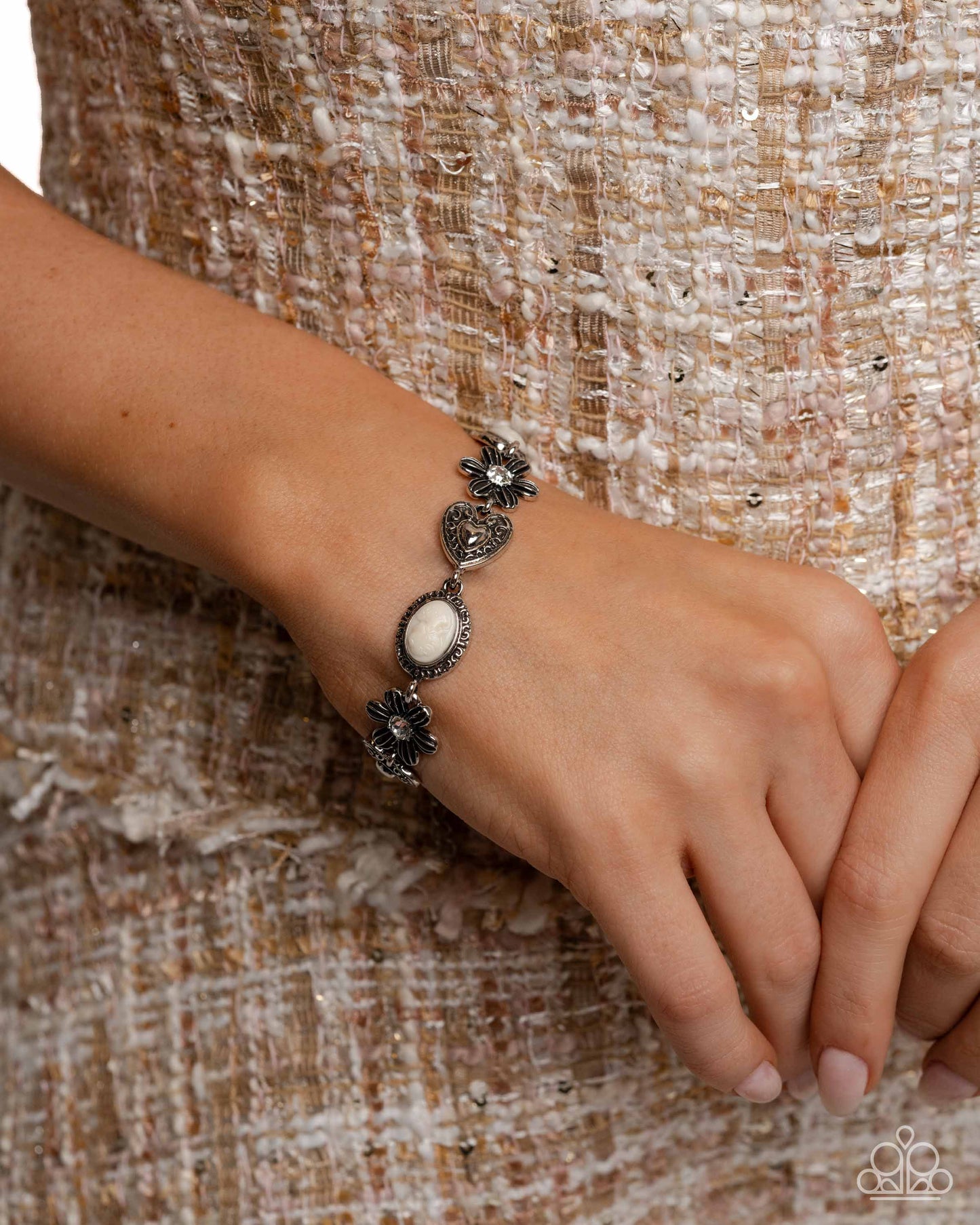 Continuous Chronicle - Complete Look Set - Vintage Story Necklace & Bracelet Set