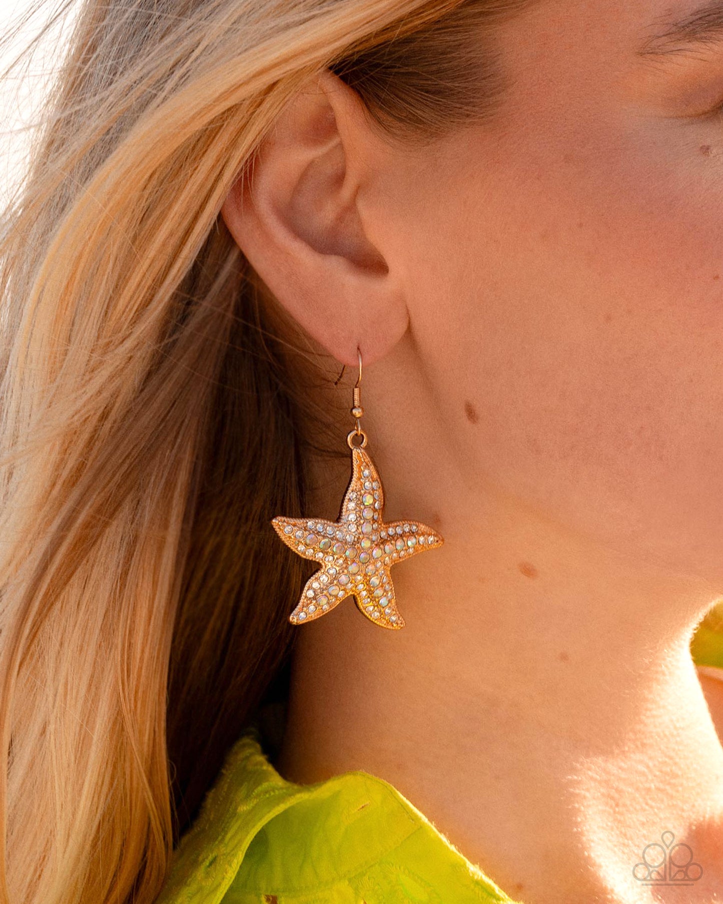 Starfish Spectacle - Gold Earring