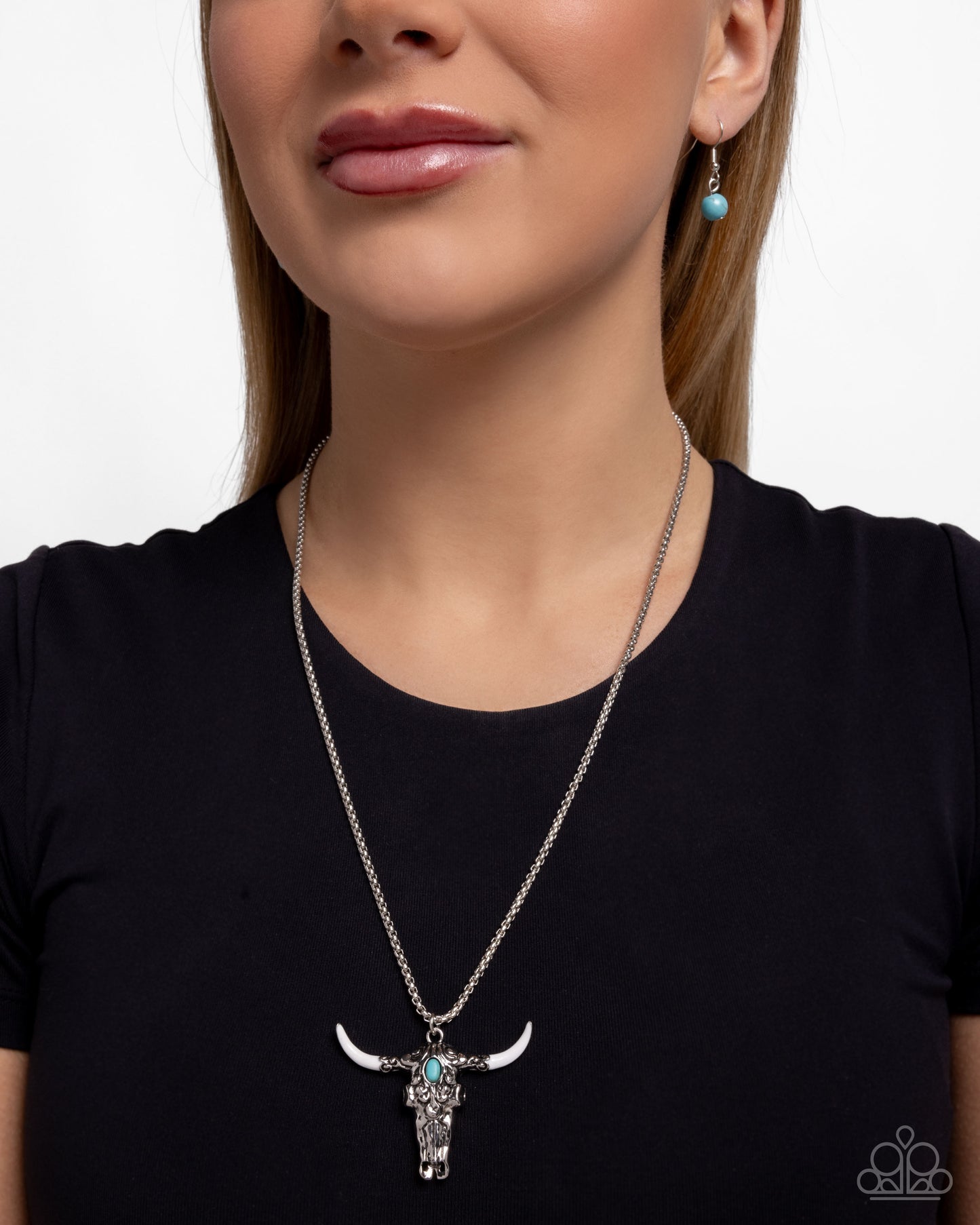 Longhorn Legacy - Silver w/Turquoise stone & White Necklace