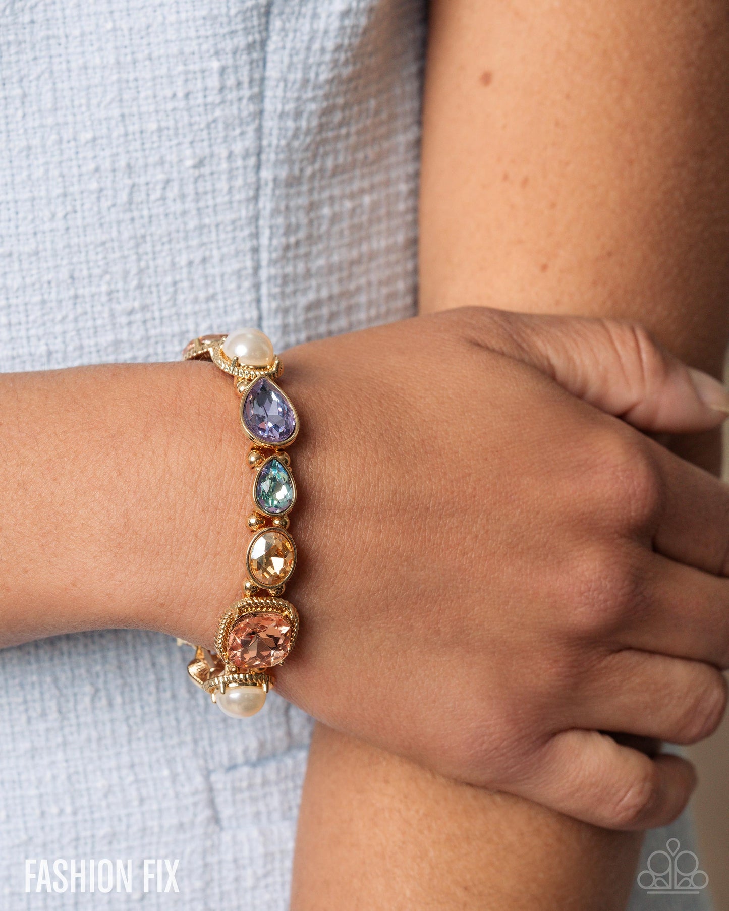 Collecting Chic - Gold w/Multi Bracelet