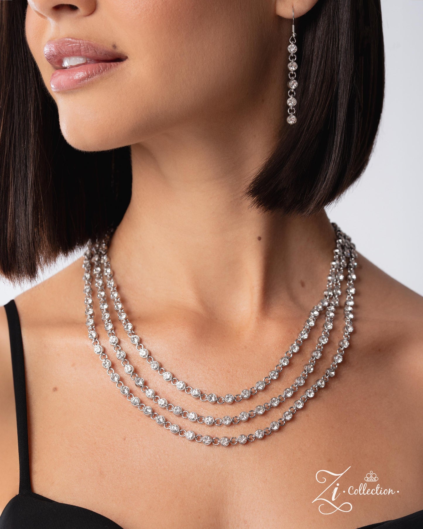 Demure Zi Collection Necklace