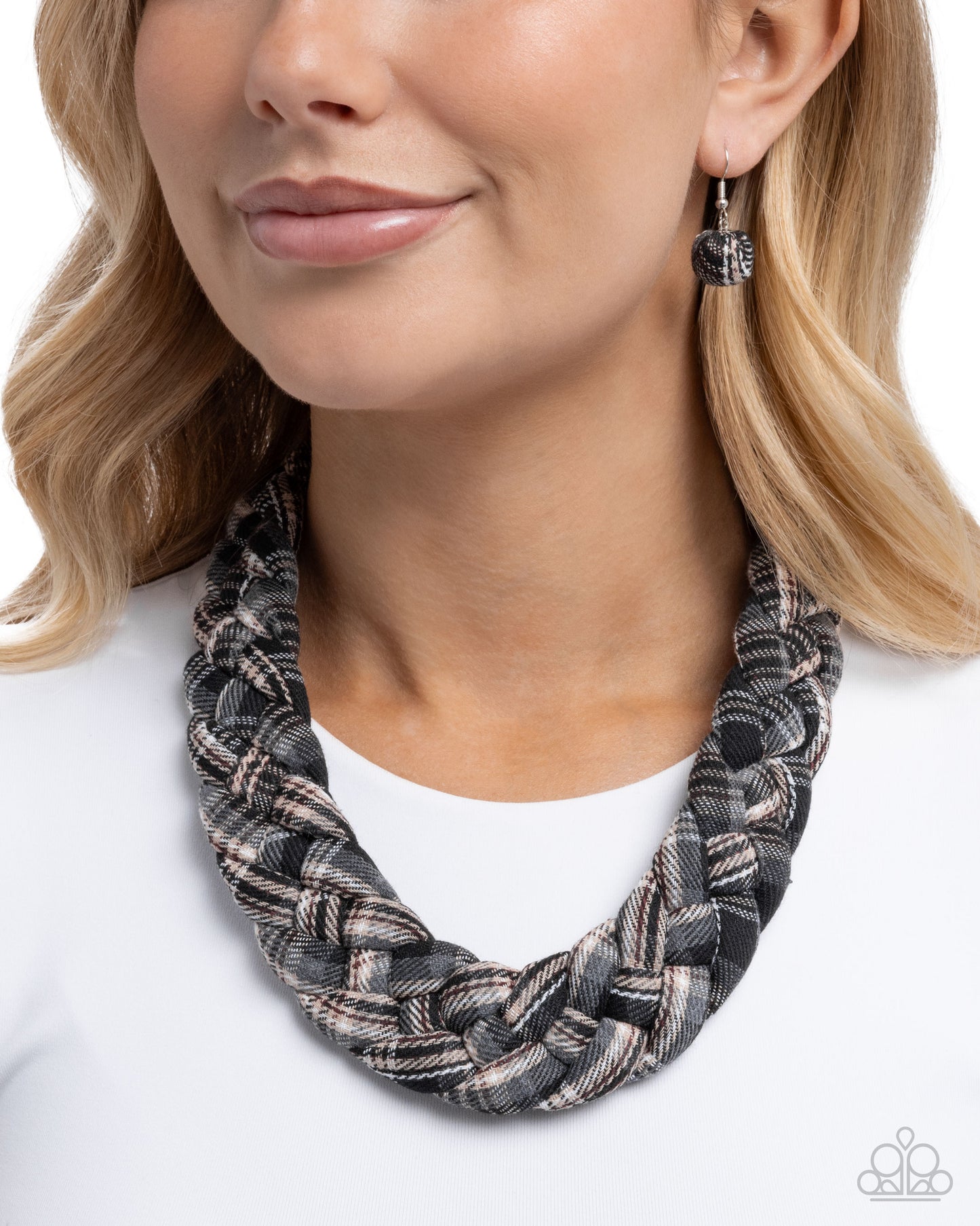 Fine Flannel - Black Necklace