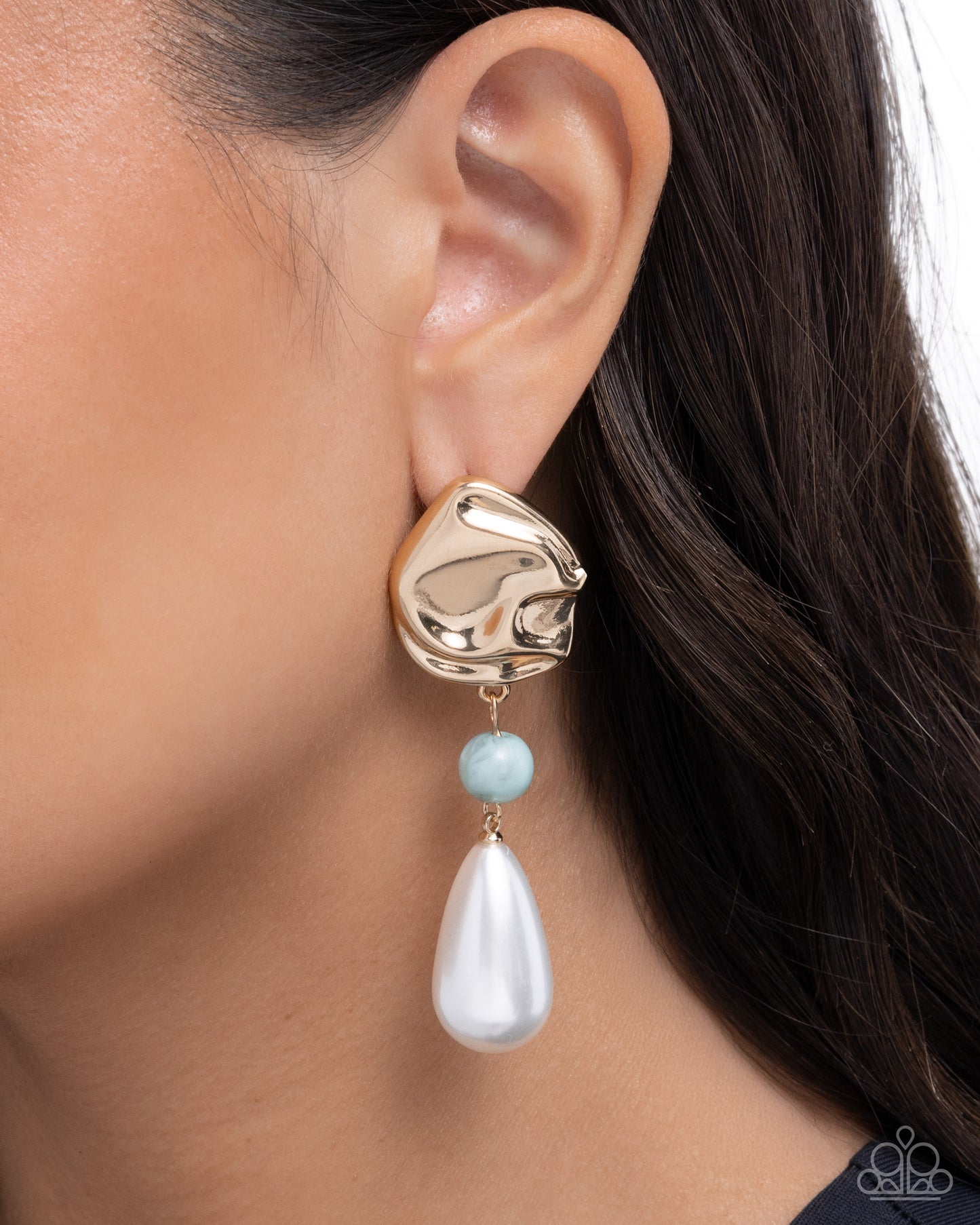 Exquisite Elegance - Green Earrings