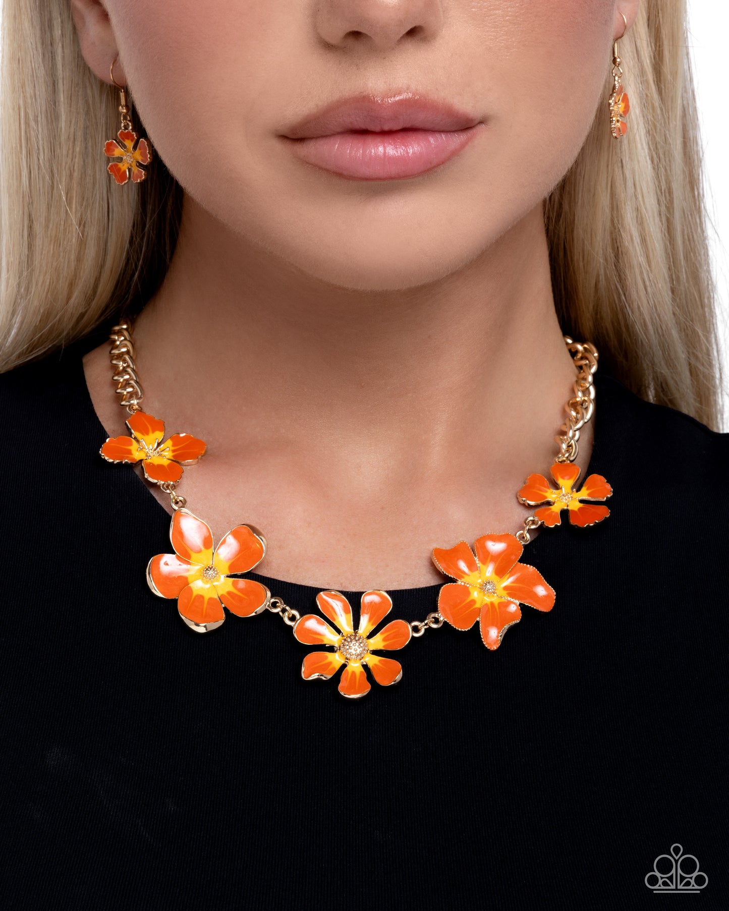 Constant Color - Orange flower Necklace