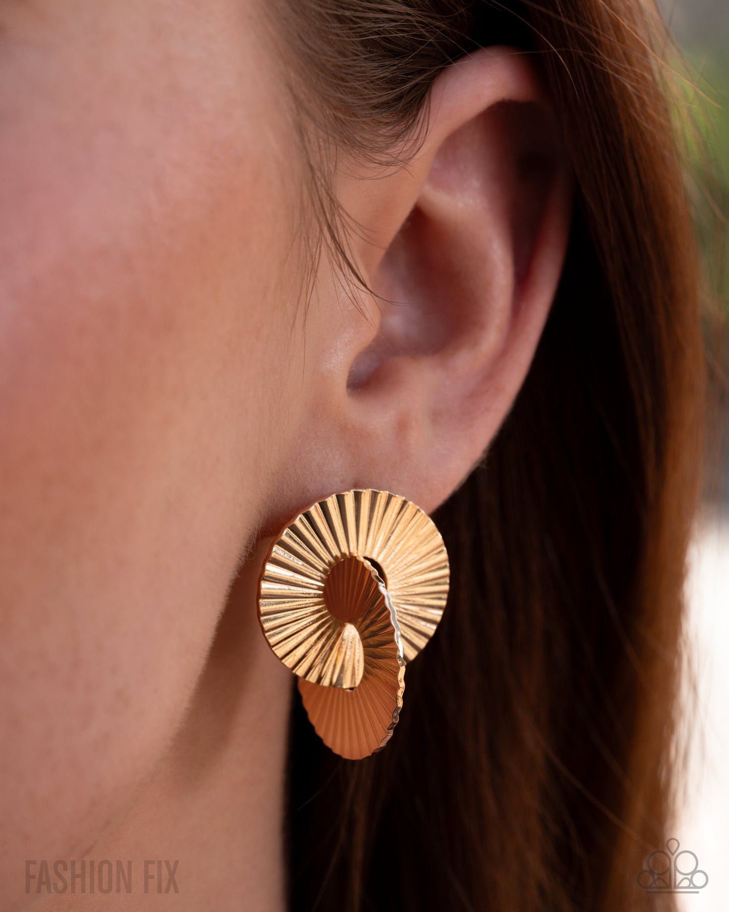 Sunset Sightings - Chic Intuition Gold Necklace & Earrings Set