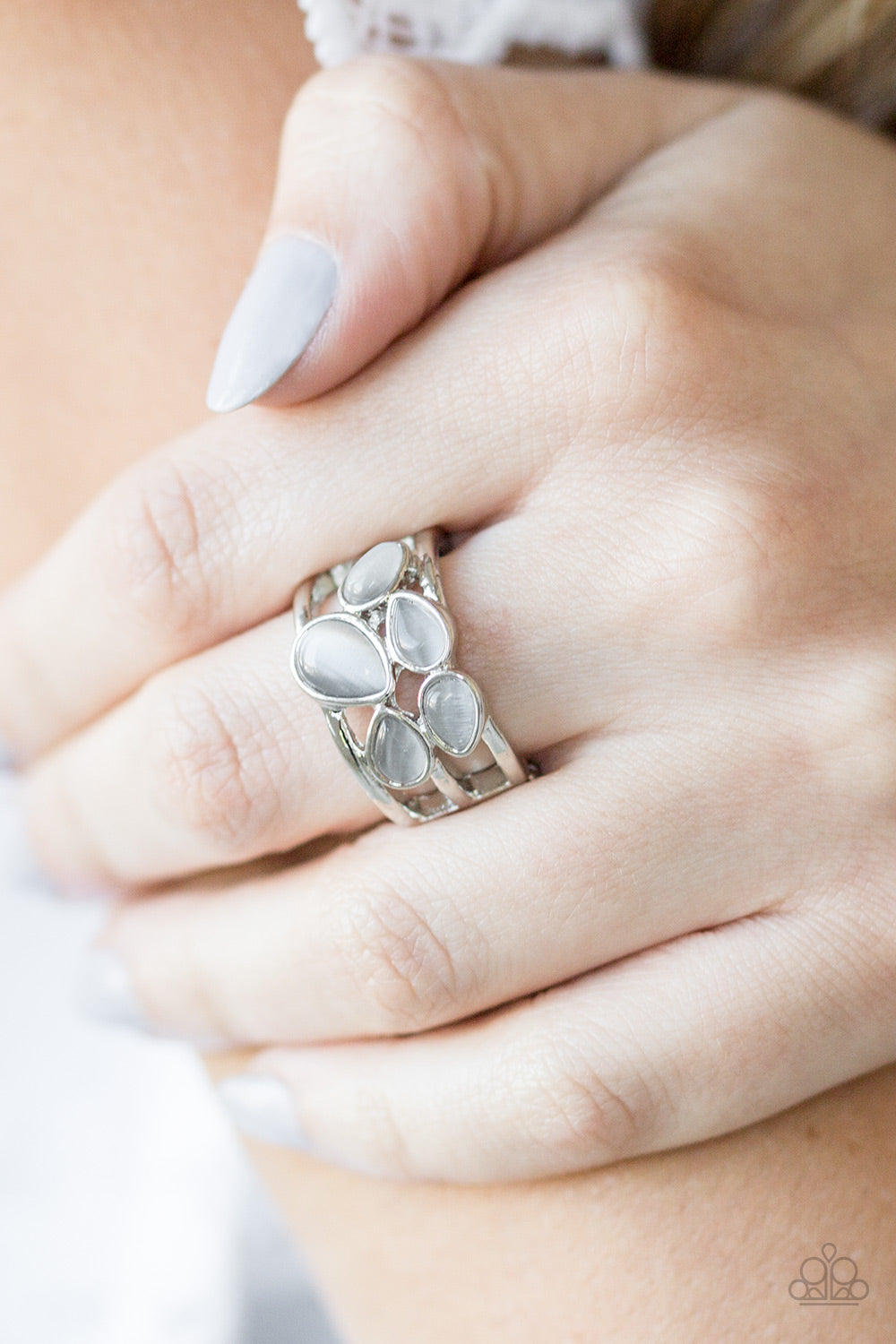 Dreamy Glow - Silver Ring
