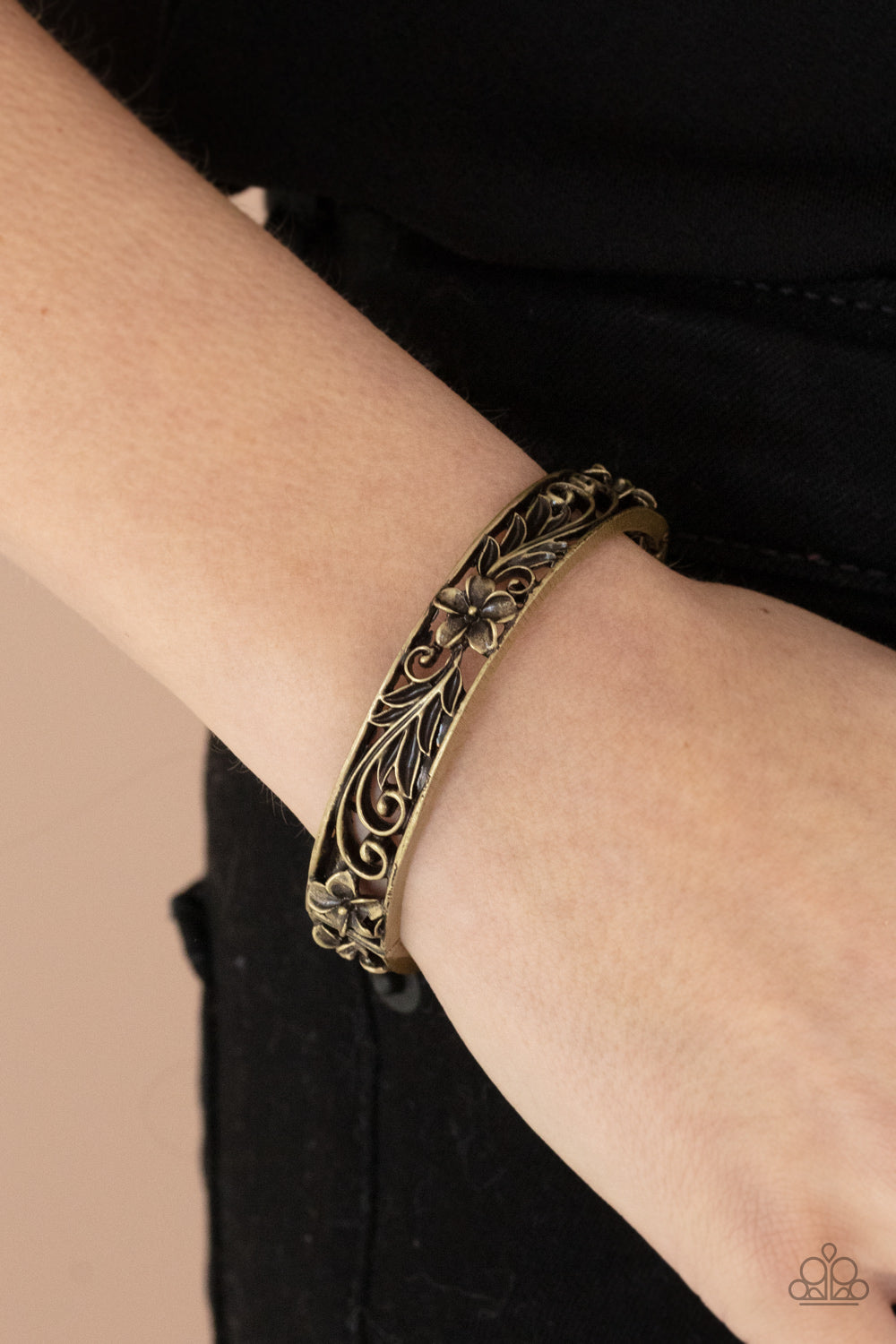 Hawaiian Essence - Brass Bracelet -  Hinged
