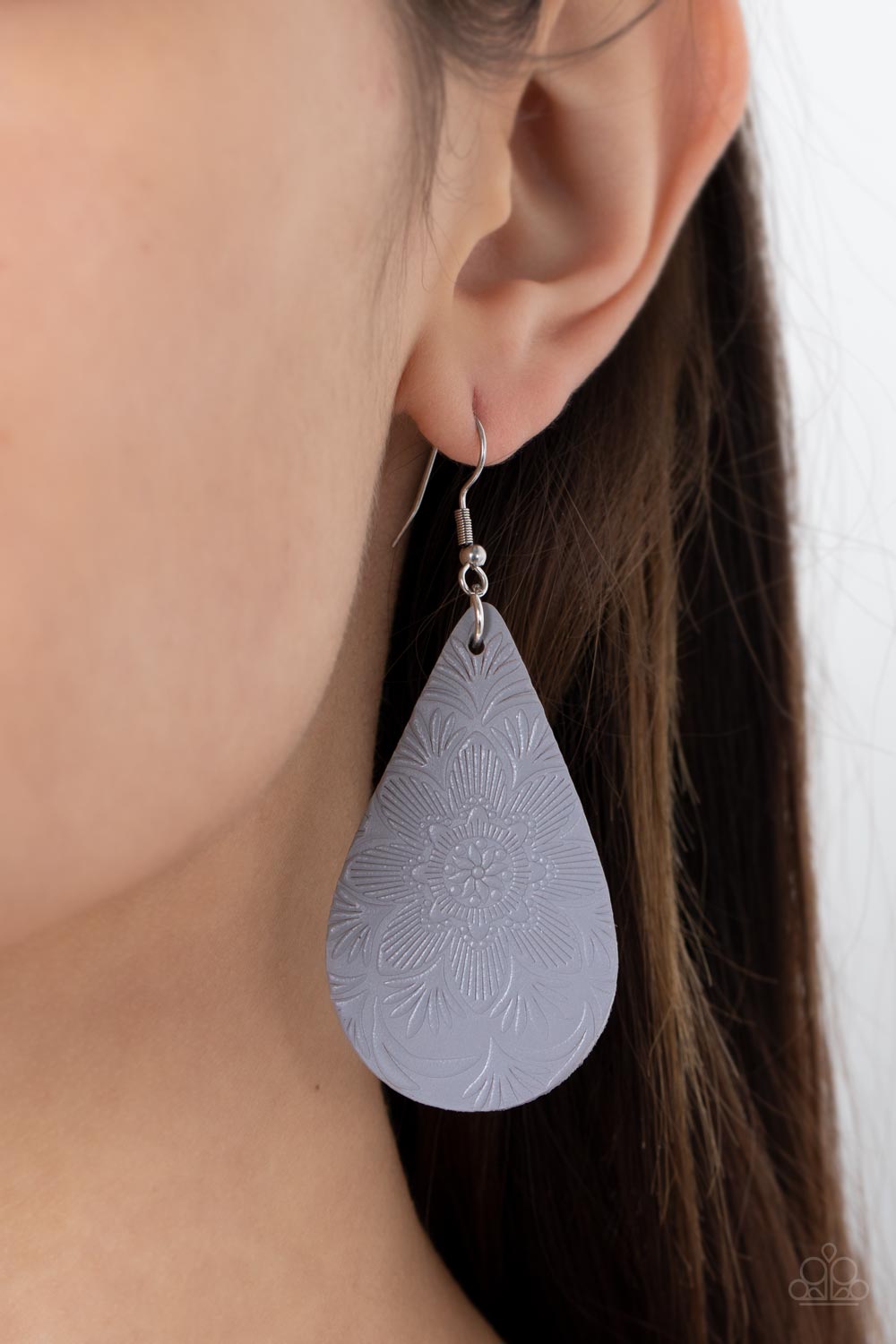 Subtropical Seasons - Silver Leather Earrings