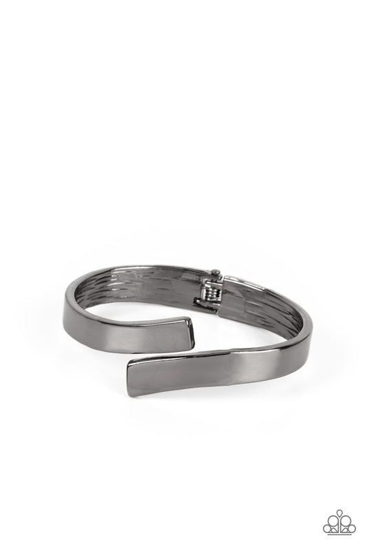 Dare to Flare Bracelet  - Black (gunmetal) -  Hinged