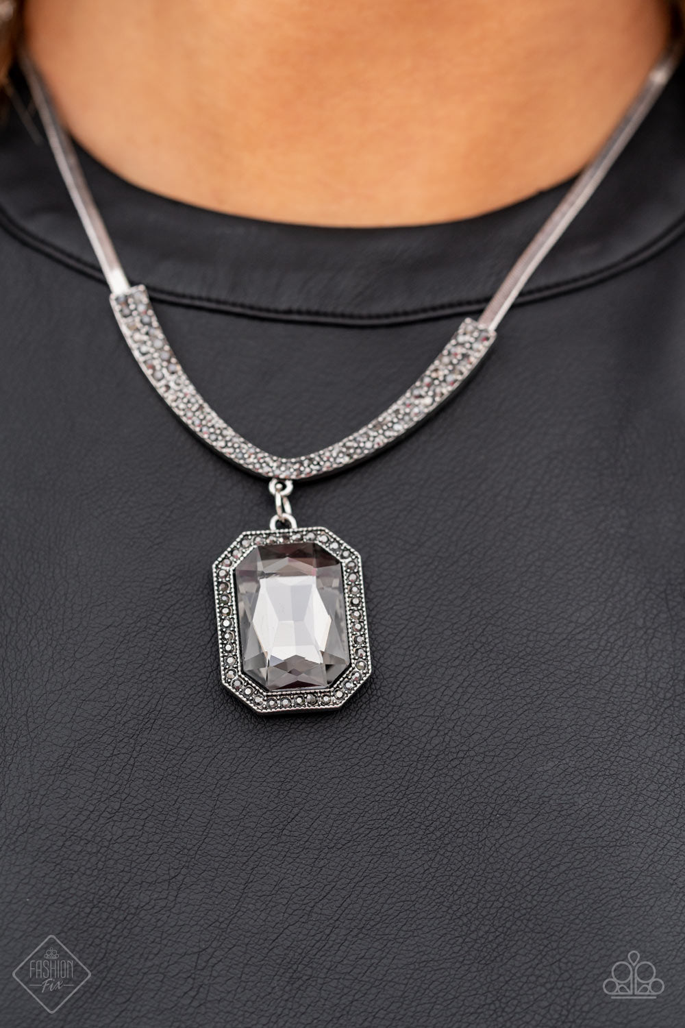 Magnificent Musings - Fit for a DRAMA QUEEN - Silver w/black gem - Fashion Fix Sets
