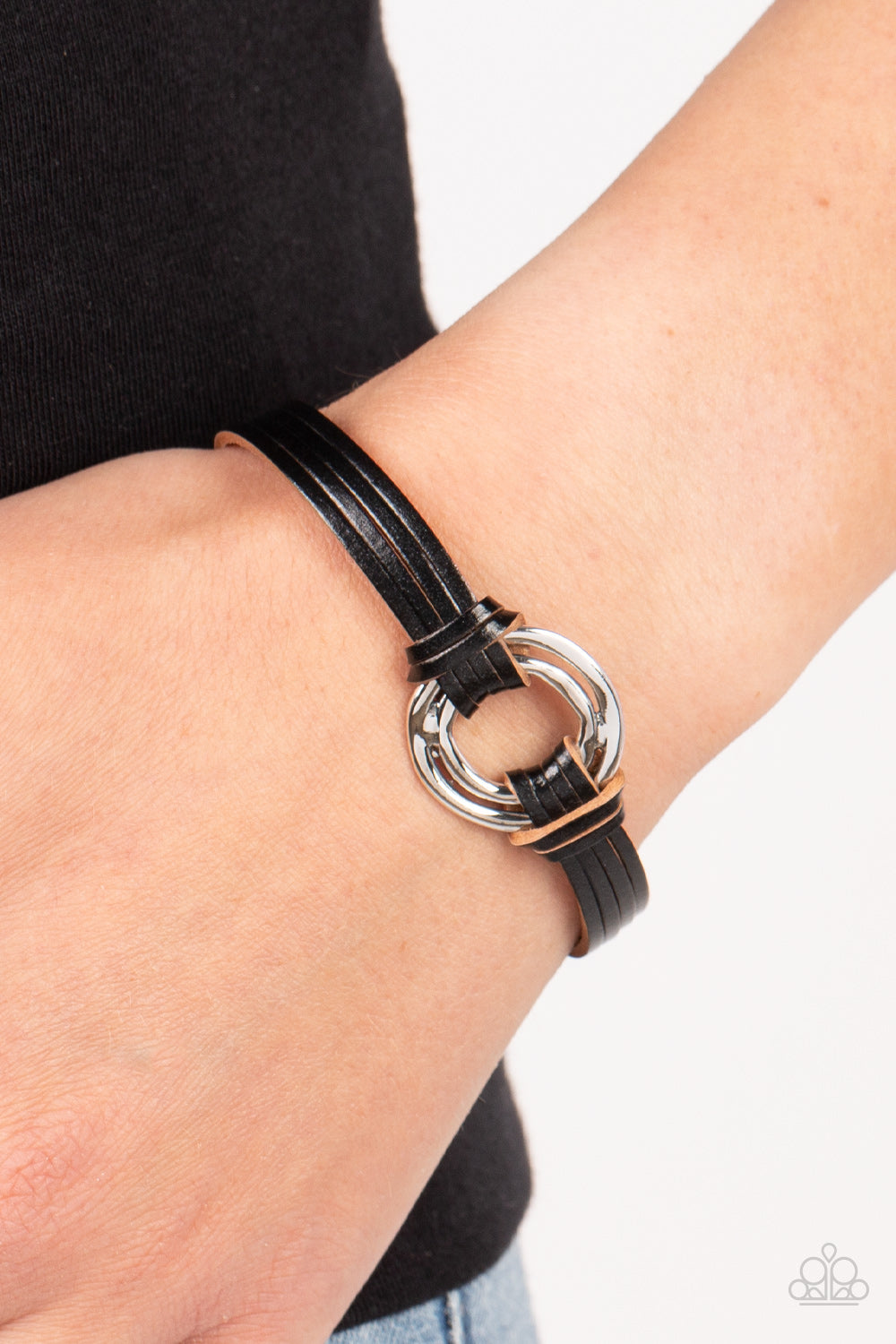 Free Range Fashion - Black Bracelet -  Magnetic