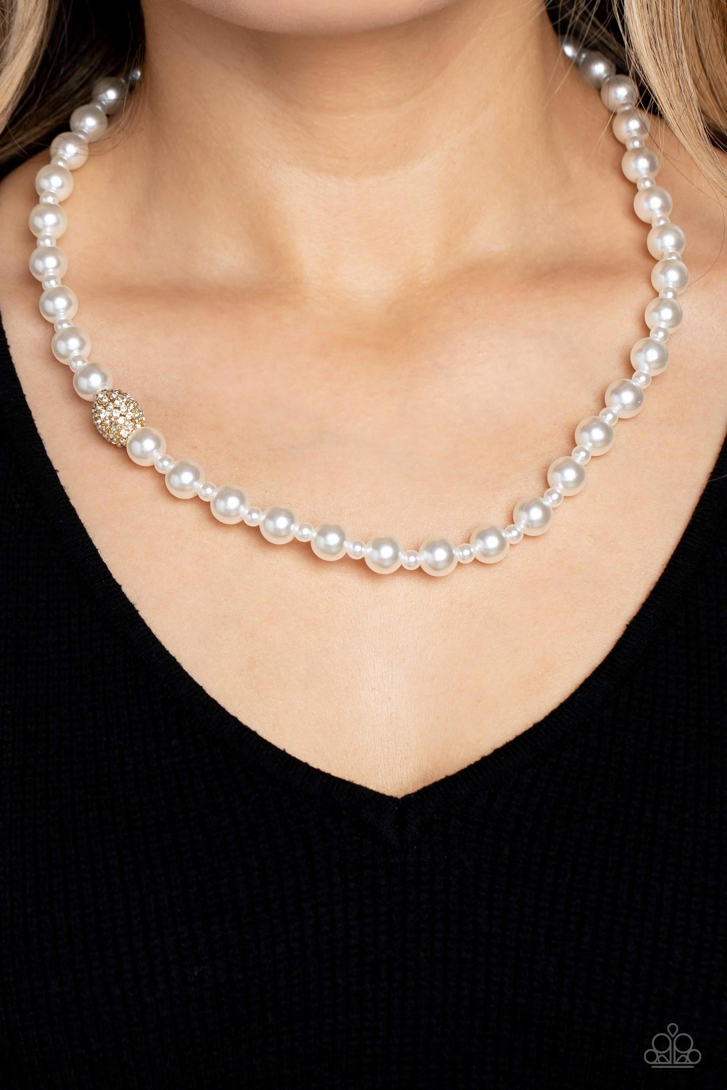 Countess Chic - Pearls with Gold Necklace