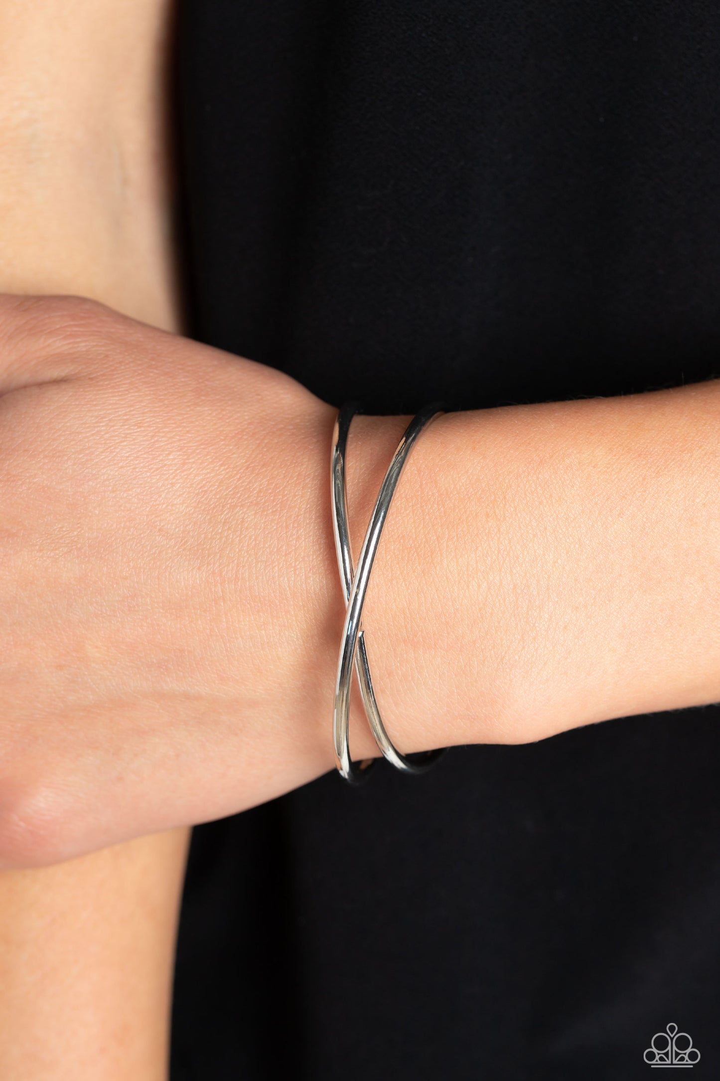 Teasing Twist  Bracelet- Silver