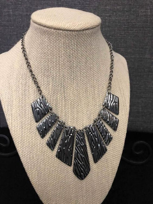 Texture Tigress black-gunmetal necklace